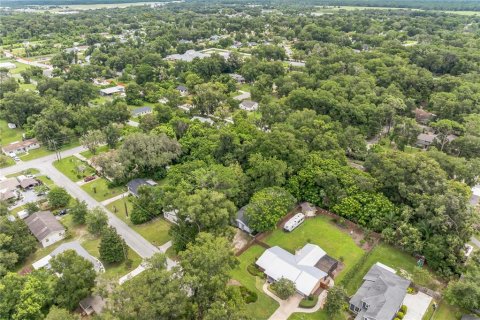 House in DeLand, Florida 3 bedrooms, 149.76 sq.m. № 1317844 - photo 16