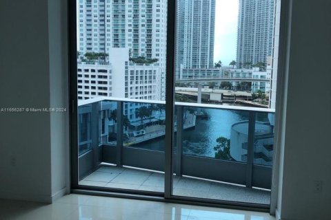 Condominio en venta en Miami, Florida, 3 dormitorios, 157.38 m2 № 1357172 - foto 11