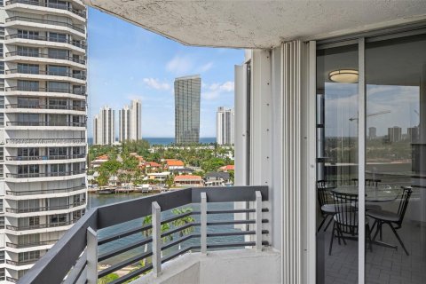 Condominio en venta en Aventura, Florida, 2 dormitorios, 134.43 m2 № 1306182 - foto 27