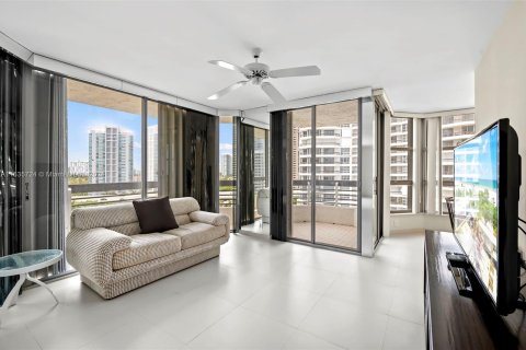 Condo in Aventura, Florida, 2 bedrooms  № 1306182 - photo 7