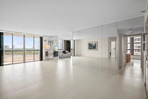 Condominio en venta en Aventura, Florida, 2 dormitorios, 134.43 m2 № 1306182 - foto 5