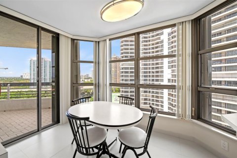 Condominio en venta en Aventura, Florida, 2 dormitorios, 134.43 m2 № 1306182 - foto 10