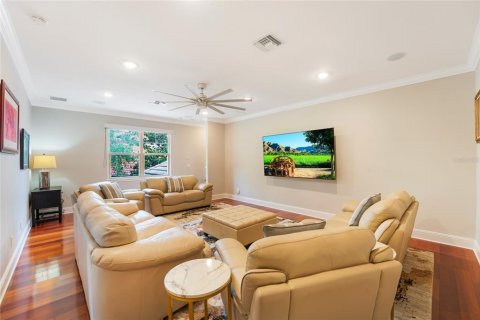 Villa ou maison à vendre à Orlando, Floride: 5 chambres, 340.39 m2 № 467441 - photo 29