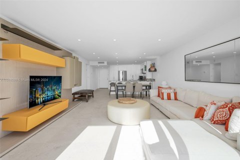 Condominio en venta en Miami Beach, Florida, 2 dormitorios, 120.87 m2 № 1329410 - foto 12