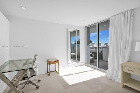 Copropriété à vendre à Miami Beach, Floride: 2 chambres, 120.87 m2 № 1329410 - photo 20