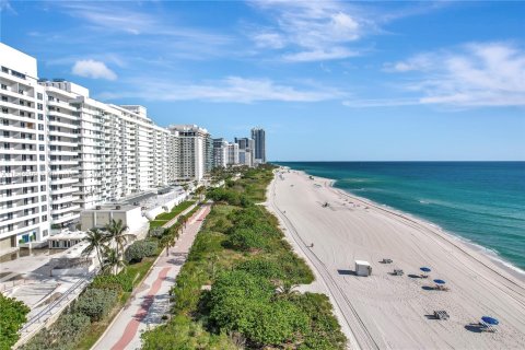 Copropriété à vendre à Miami Beach, Floride: 2 chambres, 120.87 m2 № 1329410 - photo 28