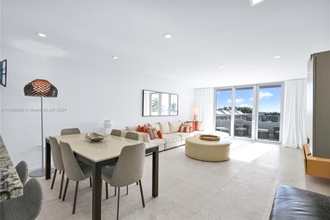 Copropriété à vendre à Miami Beach, Floride: 2 chambres, 120.87 m2 № 1329410 - photo 4