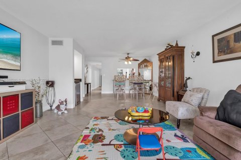 Copropriété à vendre à Coconut Creek, Floride: 2 chambres, 117.8 m2 № 1329408 - photo 14