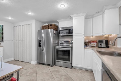 Condo in Coconut Creek, Florida, 2 bedrooms  № 1329408 - photo 7