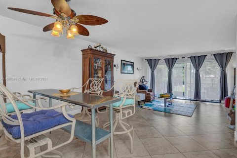 Copropriété à vendre à Coconut Creek, Floride: 2 chambres, 117.8 m2 № 1329408 - photo 12