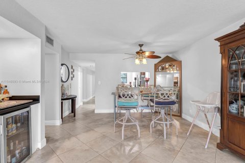 Condo in Coconut Creek, Florida, 2 bedrooms  № 1329408 - photo 15