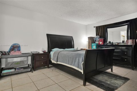 Condo in Miami, Florida, 1 bedroom  № 1329407 - photo 7