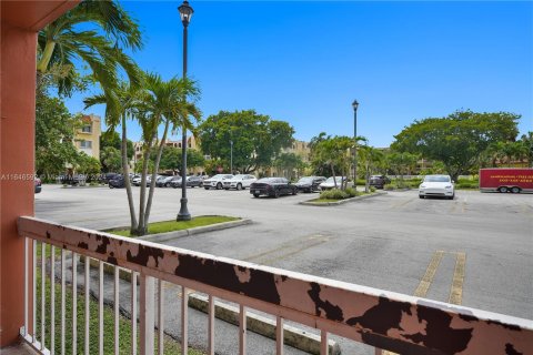 Condo in Miami, Florida, 1 bedroom  № 1329407 - photo 12