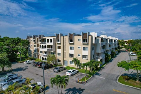 Condo in Miami, Florida, 1 bedroom  № 1329407 - photo 14