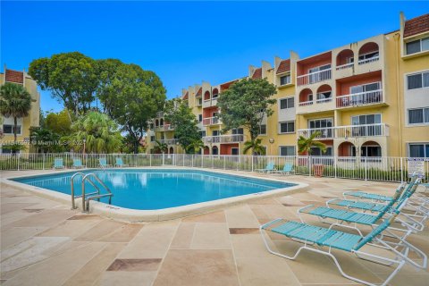 Condo in Miami, Florida, 1 bedroom  № 1329407 - photo 18