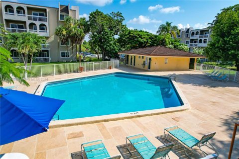 Condo in Miami, Florida, 1 bedroom  № 1329407 - photo 19