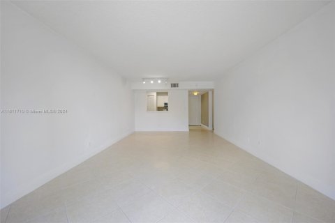 Condominio en venta en Dania Beach, Florida, 1 dormitorio, 67.54 m2 № 1233969 - foto 13