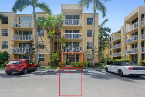 Condominio en venta en Dania Beach, Florida, 1 dormitorio, 67.54 m2 № 1233969 - foto 1