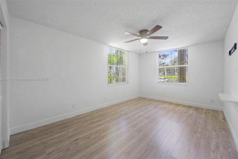 Condominio en venta en Dania Beach, Florida, 1 dormitorio, 67.54 m2 № 1233969 - foto 4