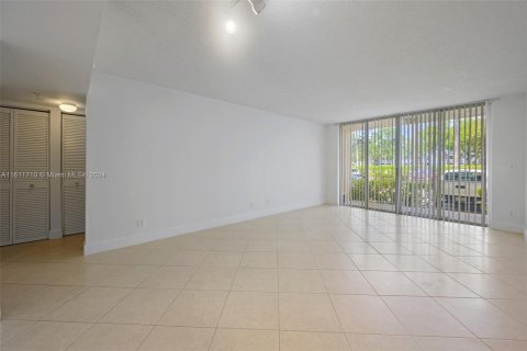 Condominio en venta en Dania Beach, Florida, 1 dormitorio, 67.54 m2 № 1233969 - foto 7