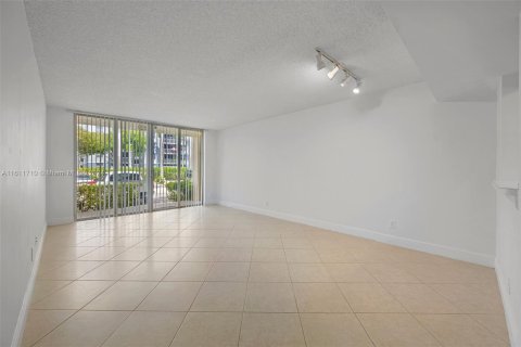 Condominio en venta en Dania Beach, Florida, 1 dormitorio, 67.54 m2 № 1233969 - foto 6
