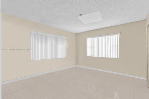 Copropriété à vendre à Lauderhill, Floride: 3 chambres, 126.35 m2 № 1228917 - photo 21