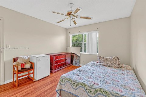 Condo in Lauderhill, Florida, 3 bedrooms  № 1228917 - photo 12