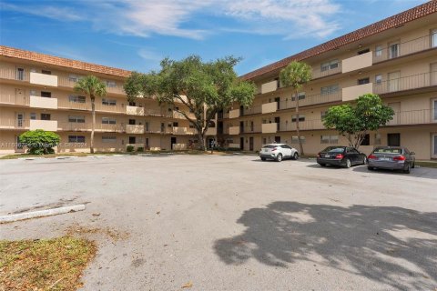 Copropriété à vendre à Lauderhill, Floride: 3 chambres, 126.35 m2 № 1228917 - photo 2