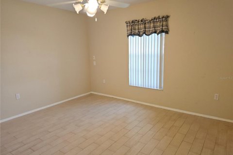 House in New Port Richey, Florida 2 bedrooms, 138.7 sq.m. № 1404826 - photo 11