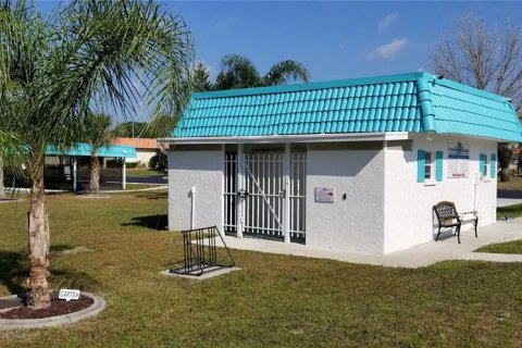 House in New Port Richey, Florida 2 bedrooms, 138.7 sq.m. № 1404826 - photo 27