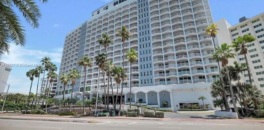 Condo in Miami Beach, Florida, 1 bedroom  № 1395091