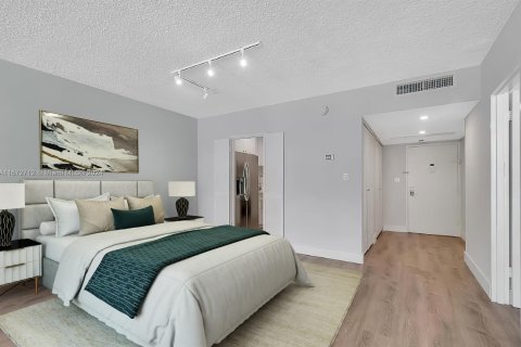 Condo in Miami Beach, Florida, 1 bedroom  № 1395091 - photo 8