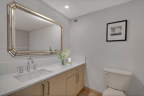 Condo in Miami Beach, Florida, 1 bedroom  № 1395091 - photo 11