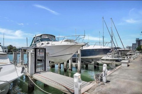 Condo in Miami Beach, Florida, 1 bedroom  № 1395091 - photo 28