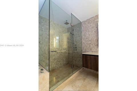 Condo in Miami, Florida, 2 bedrooms  № 1395054 - photo 24