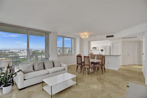 Condominio en venta en Aventura, Florida, 2 dormitorios, 115.66 m2 № 1395055 - foto 4