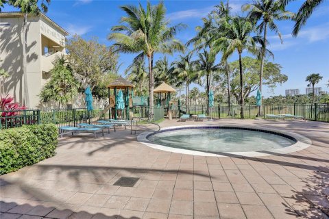 Copropriété à vendre à Aventura, Floride: 2 chambres, 115.66 m2 № 1395055 - photo 17