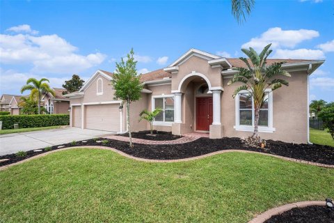 House in New Port Richey, Florida 5 bedrooms, 245.08 sq.m. № 1354099 - photo 5