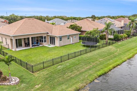 House in New Port Richey, Florida 5 bedrooms, 245.08 sq.m. № 1354099 - photo 20