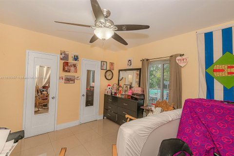 Casa en venta en Hollywood, Florida, 3 dormitorios, 183.48 m2 № 1316686 - foto 20