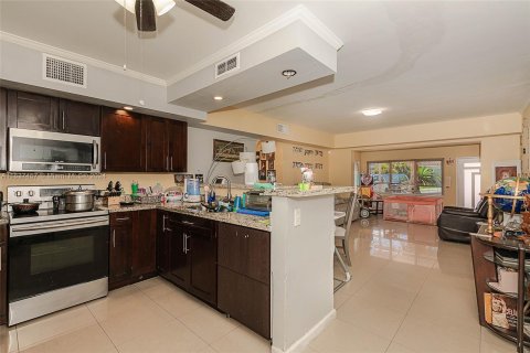 Casa en venta en Hollywood, Florida, 3 dormitorios, 183.48 m2 № 1316686 - foto 11