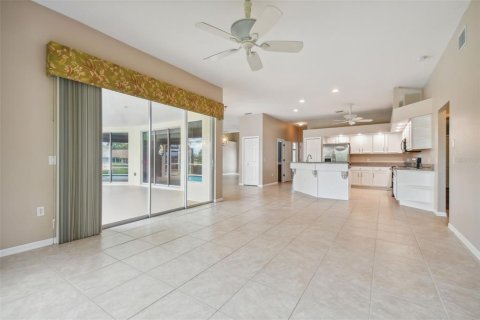 Casa en venta en Hudson, Florida, 4 dormitorios, 221.39 m2 № 1359326 - foto 9