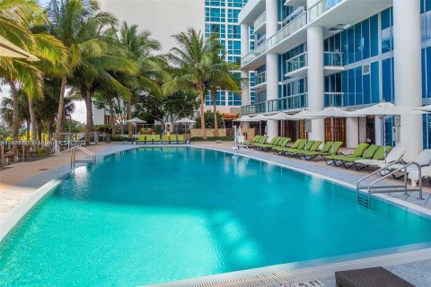 Condo in Miami Beach, Florida, 2 bedrooms  № 1391945 - photo 22