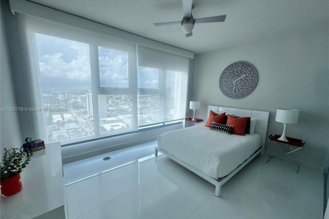 Condo in Miami Beach, Florida, 2 bedrooms  № 1391945 - photo 4