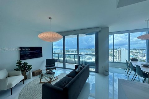 Condo in Miami Beach, Florida, 2 bedrooms  № 1391945 - photo 3