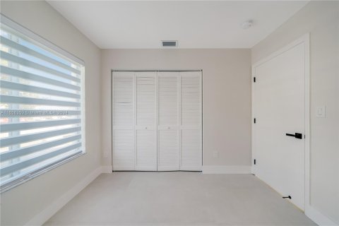 Casa en venta en Miami, Florida, 3 dormitorios, 130.34 m2 № 1391946 - foto 11