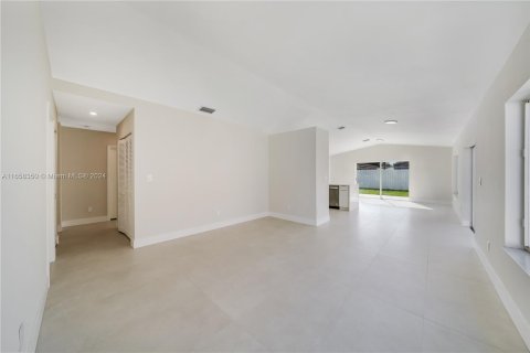 Casa en venta en Miami, Florida, 3 dormitorios, 130.34 m2 № 1391946 - foto 3