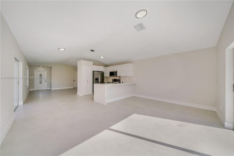 Casa en venta en Miami, Florida, 3 dormitorios, 130.34 m2 № 1391946 - foto 7