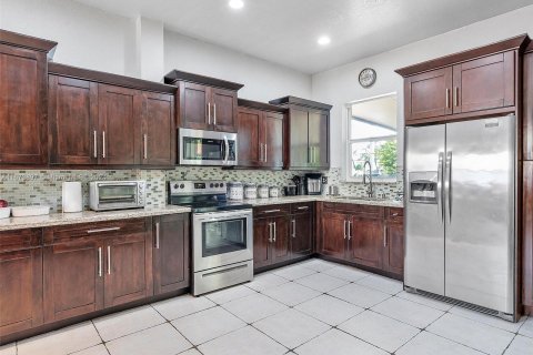 Adosado en venta en Hialeah, Florida, 3 dormitorios, 143.07 m2 № 1406117 - foto 2