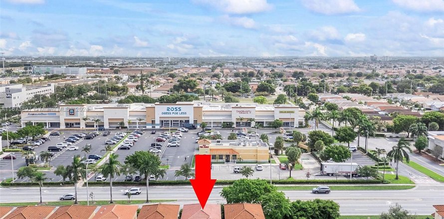 Touwnhouse à Hialeah, Floride 3 chambres, 143.07 m2 № 1406117